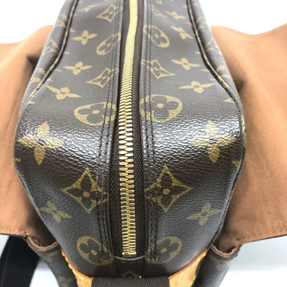 LOUIS VUITTON Authentic Brown Monogram Canvas Messenger Shoulder Bag